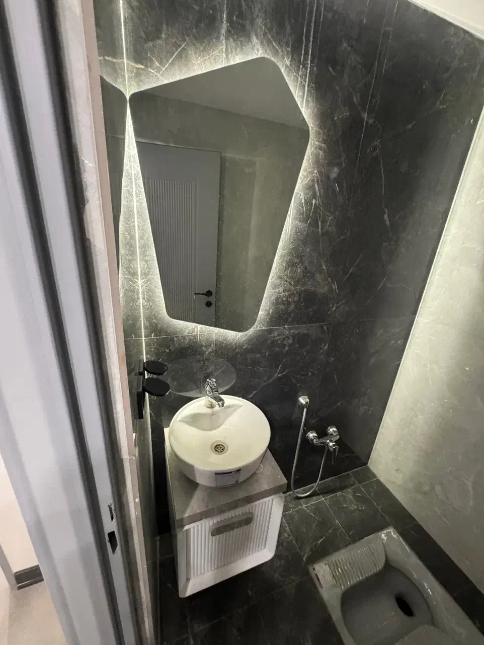 خ ولیعصر، امیربهادر،فروزش،۱۳۵ مترفول کلید نخورده