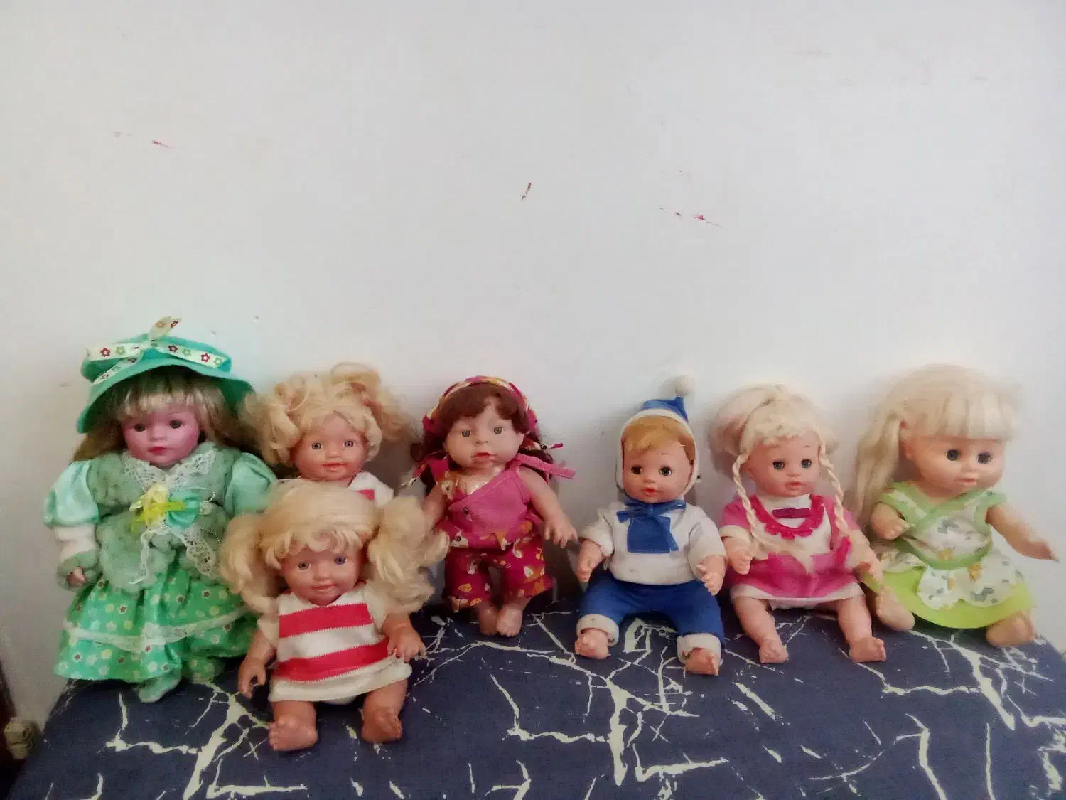 عروسک|اسباب‌بازی بچه|قوچان, |دیوار