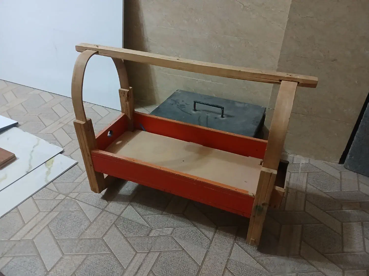 گهواره|تخت و صندلی بچه|لردگان, |دیوار