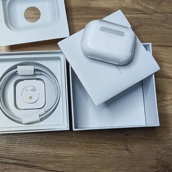 ایرپاد پرو سری ۲ کیفیت بالا|لوازم جانبی موبایل و تبلت|شیراز, گویم|دیوار