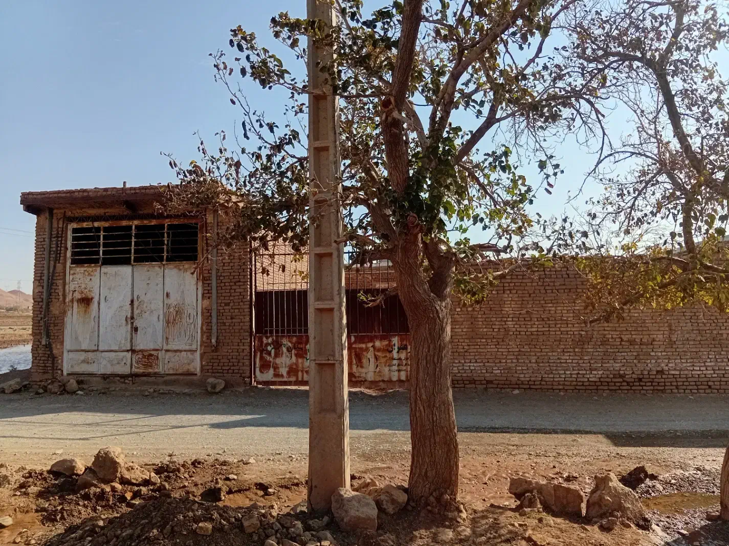 کارگاه تولیدی و صنعتی مساحت ۲۰۰ متر.۸۰۰ میلیون|فروش دفتر صنعتی، کشاورزی، تجاری|سبزوار, قصبه غربی|دیوار