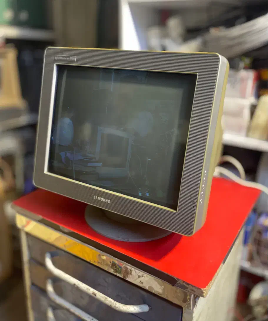 مانیتور crt|قطعات و لوازم جانبی رایانه|رشت, دیانتی|دیوار