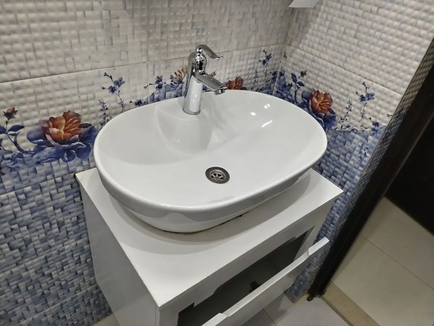 ست روشویی و آینه|لوازم سرویس بهداشتی|شیراز, کوی وحدت|دیوار