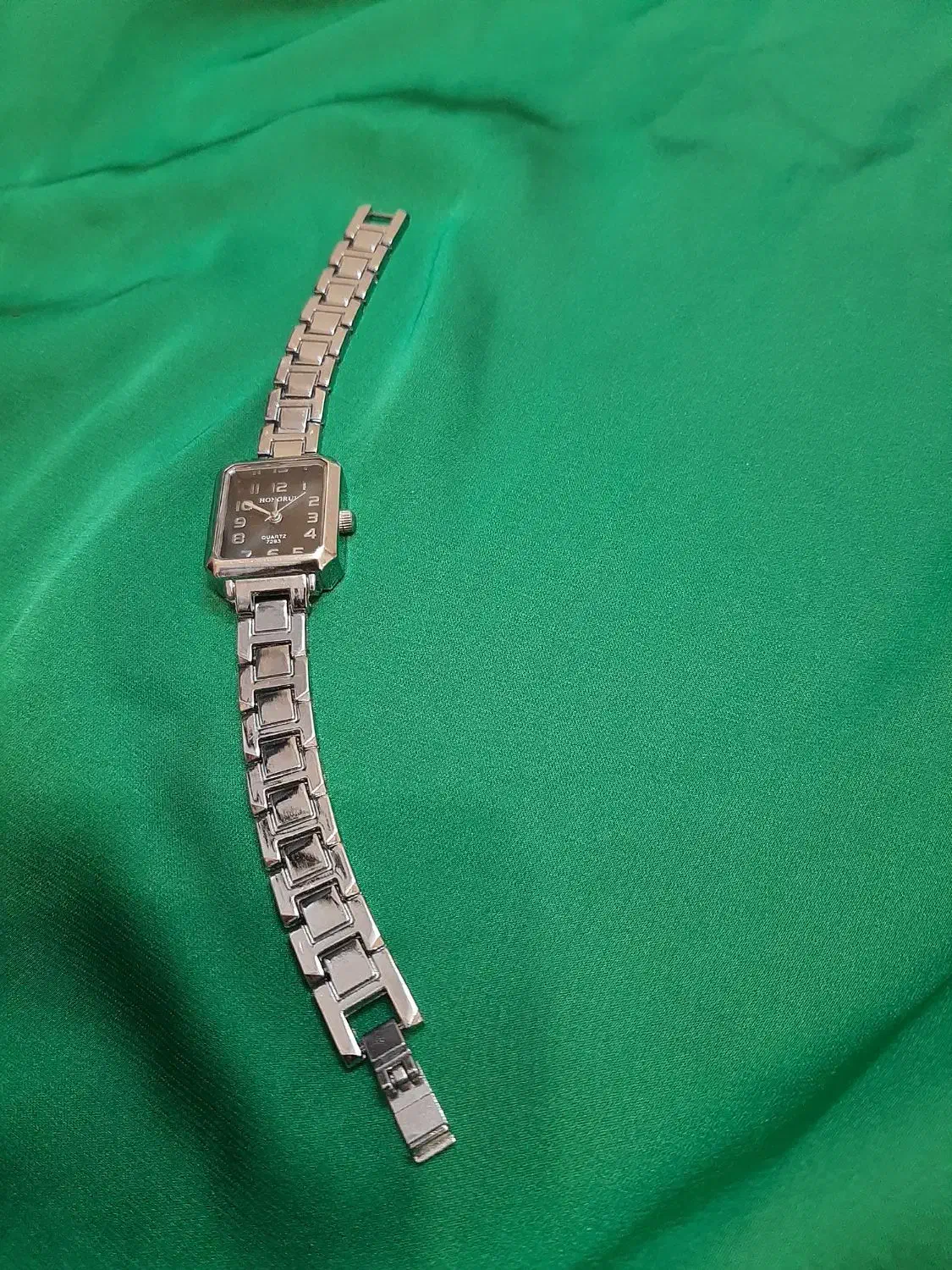 ساعت مچی|ساعت|شیراز, باغ تخت|دیوار