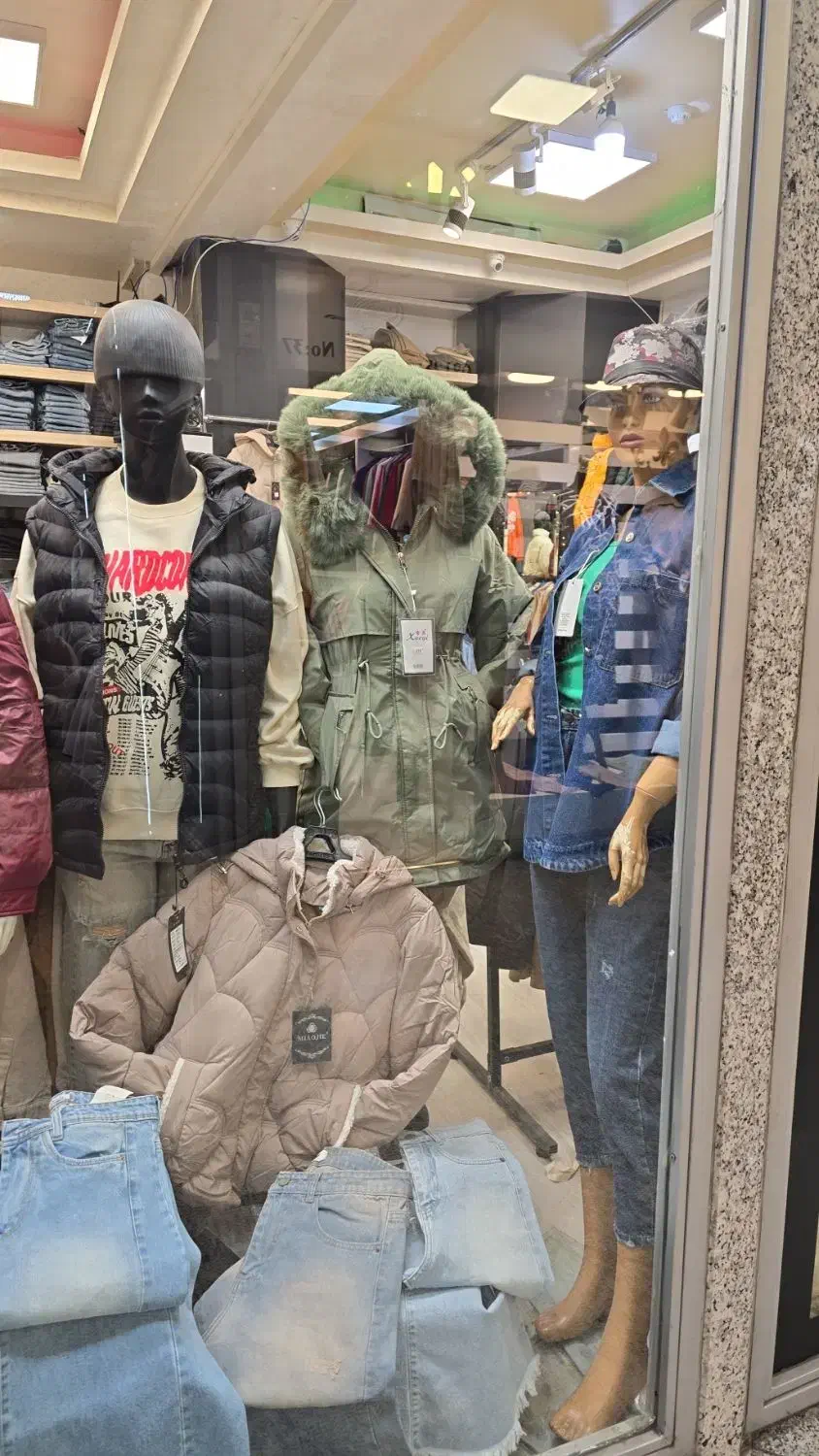 نیاز ب فروشنده|استخدام خدمات فروشگاه و رستوران|تهران, وحیدیه|دیوار