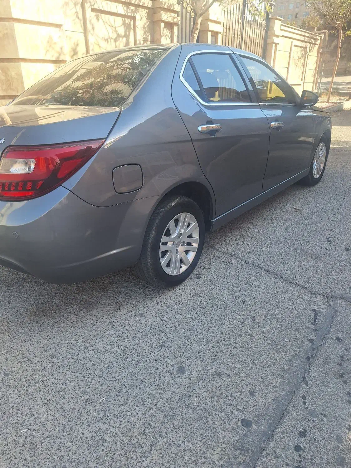 دنا پلاس مدل ۹۸|خودرو سواری و وانت|کرج, باغستان|دیوار