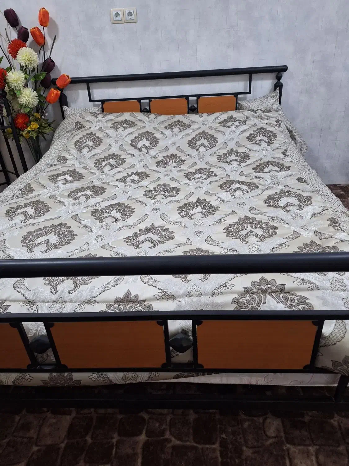 فروش تختخواب و میز آرایش همراه با خوشخواب|تخت و سرویس خواب|خرمشهر, |دیوار