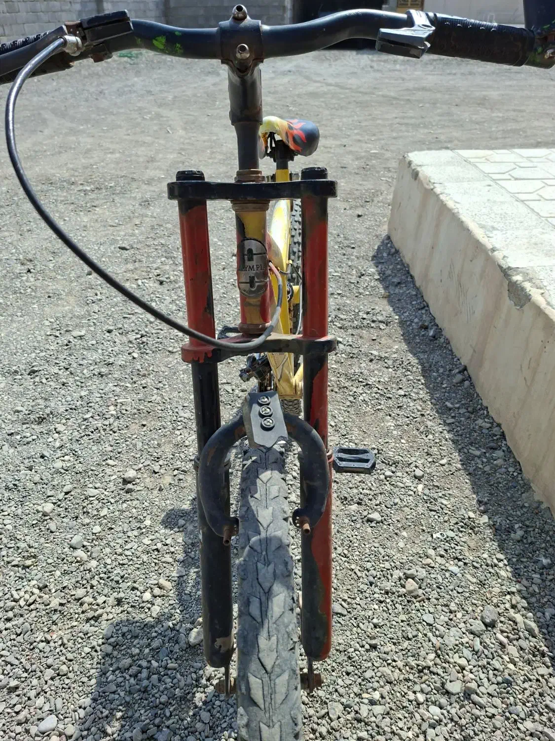 دوچرخه ۲۶|دوچرخه، اسکیت، اسکوتر|رودخانه, |دیوار