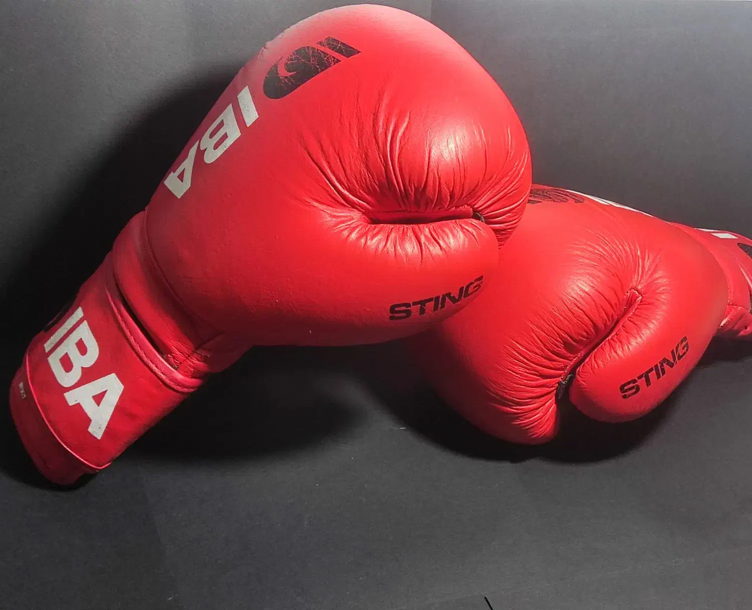 دستکش بوکس IBA چرم به همراه کلاه بوکس|تجهیزات ورزشی|تهران, باغ فیض|دیوار