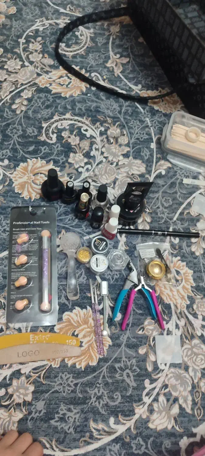 وسایل کامل کاشت ناخن|آرایشگاه و سالنهای زیبایی|قزوین, |دیوار