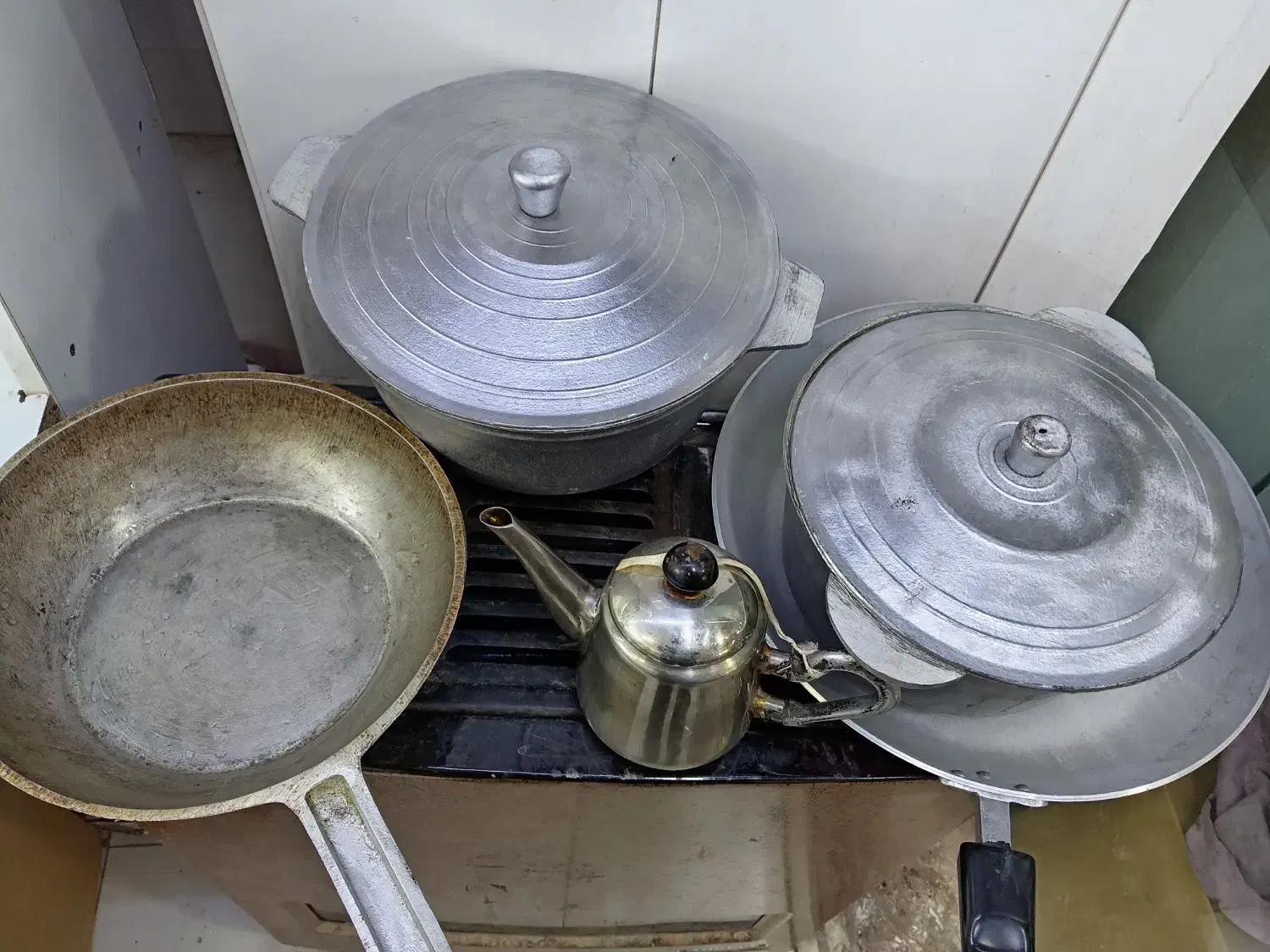 ظروف چدنی روسی|ظروف پخت‌وپز|سبزوار, نواب صفوی|دیوار