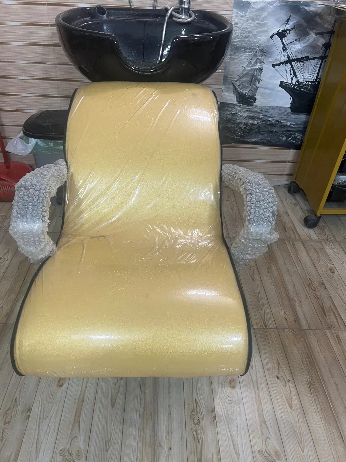 دکور ارایشگاه|آرایشگاه و سالن‌های زیبایی|ری, هاشم‌آباد|دیوار