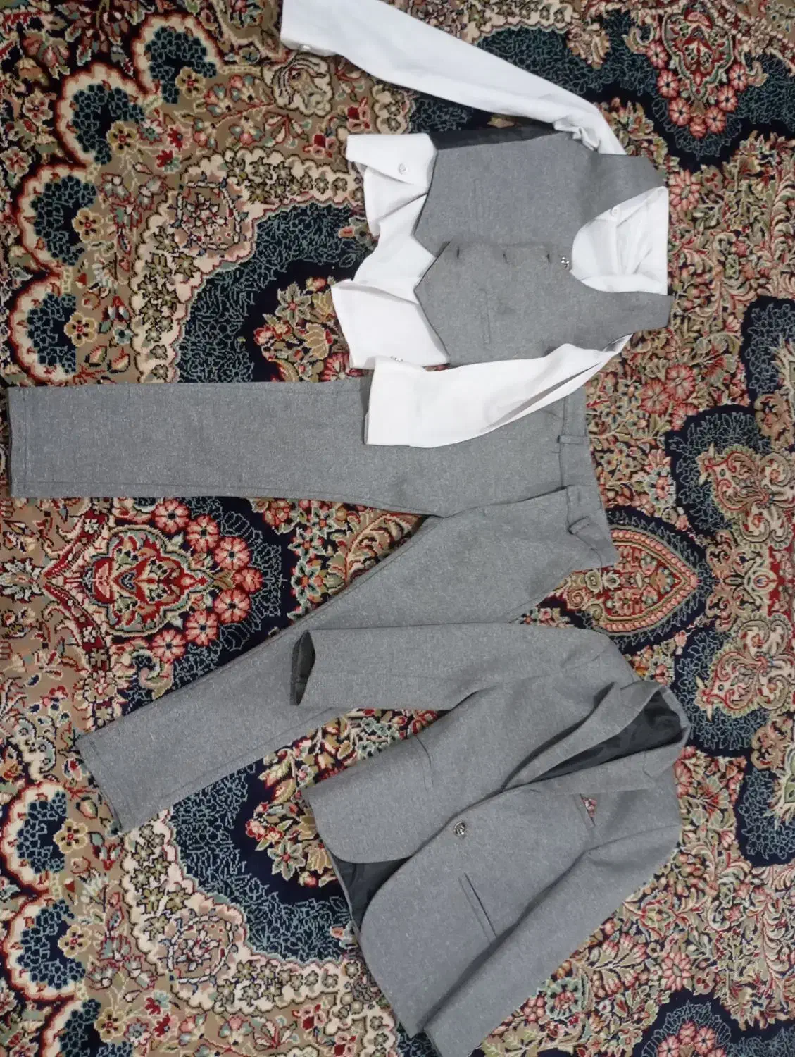 کت و شلوار پسرانه نو طوسی|لباس|تربتحیدریه, کوی شهید احمدزاده ملکی|دیوار