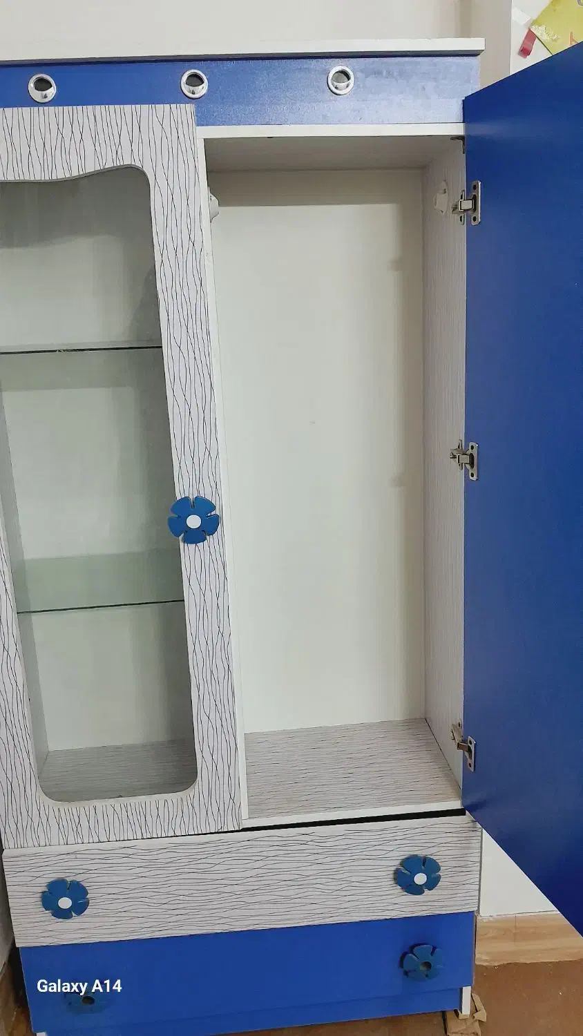 کمد بچه در حد نو همراه وسایل جانبی|اسباب و اثاث بچه|زاهدان, |دیوار