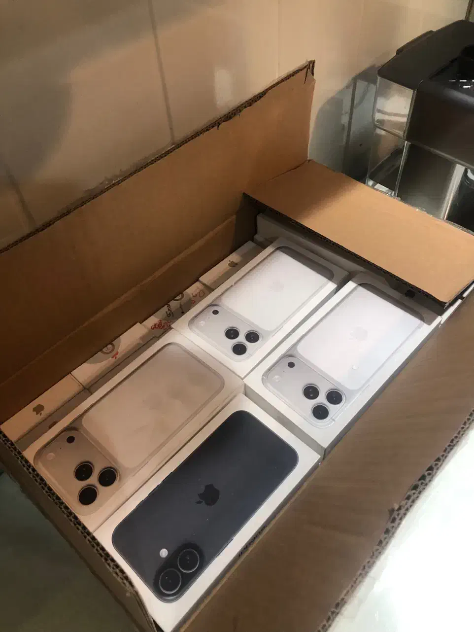 ۱۷ پرومکس ۲۵۶ سیلور|موبایل|بوشهر, |دیوار