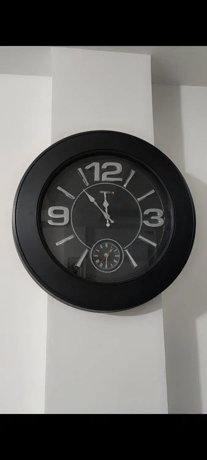 ساعت دیواری مشکی نقره ای دو موتوره|ساعت دیواری و تزئینی|ساری, |دیوار