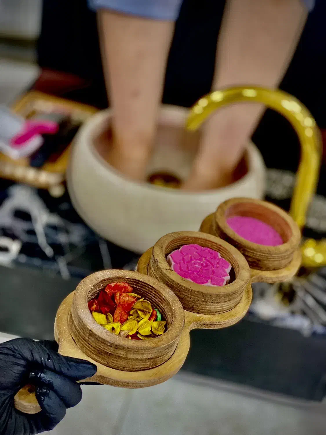 خدمات پدیکور|خدمات آرایشگری و زیبایی|گلپایگان, |دیوار