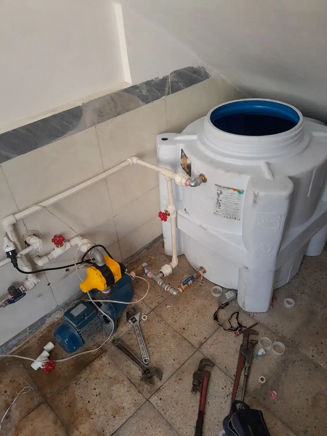 لوله کش ونصاب تانکر وکلید کنترل هوشمند پمپ آب|خدمات پیشه و مهارت|قرچک, مهدیه|دیوار