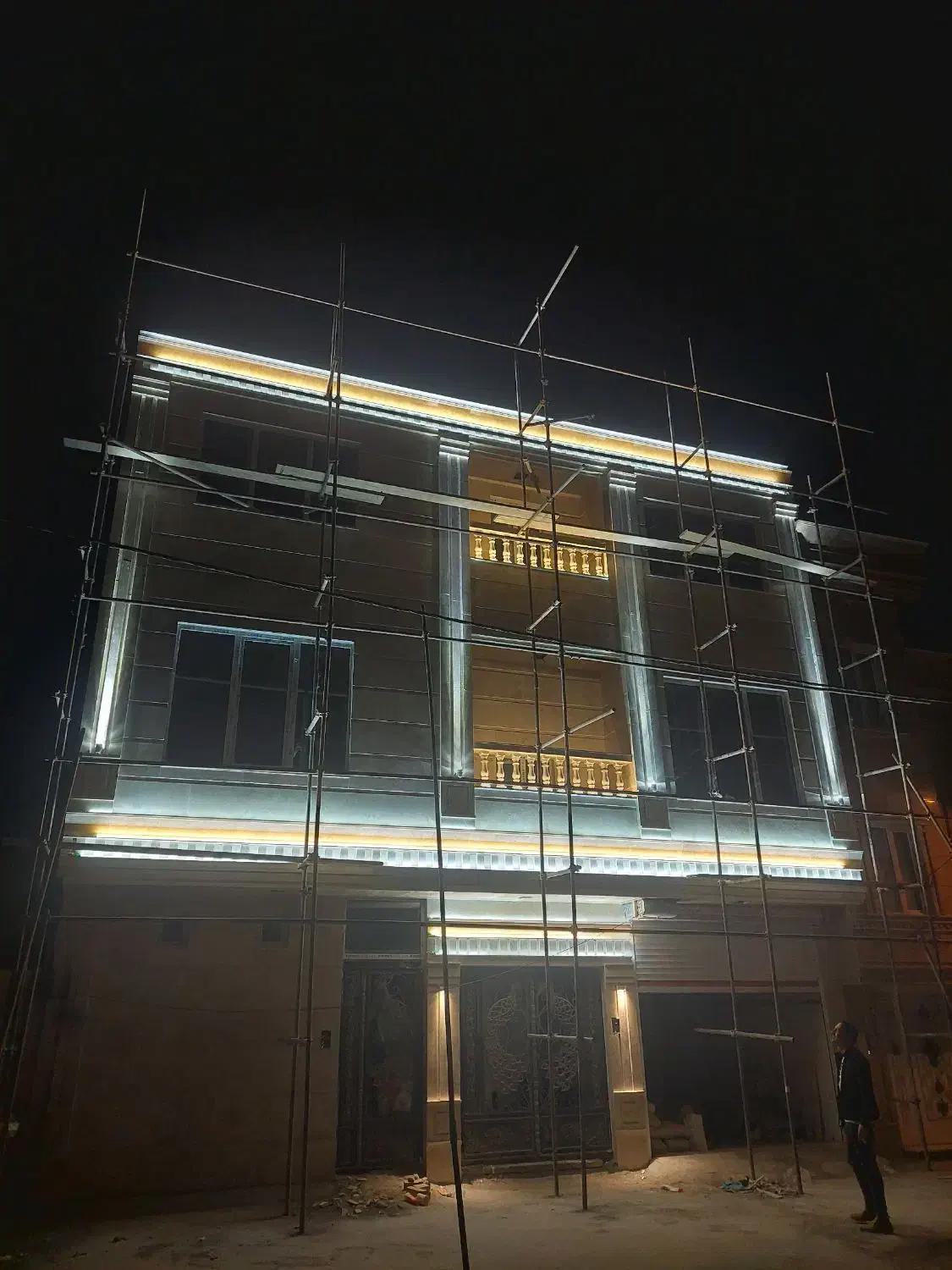 سیم کشی|خدمات پیشه و مهارت|ارومیه, |دیوار