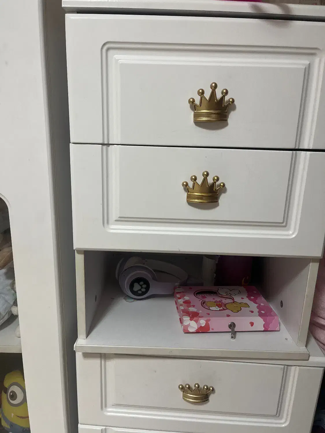 تخت و کمد ویترین|تخت و سرویس خواب|تهران, آهنگران (سراسیاب دولاب)|دیوار