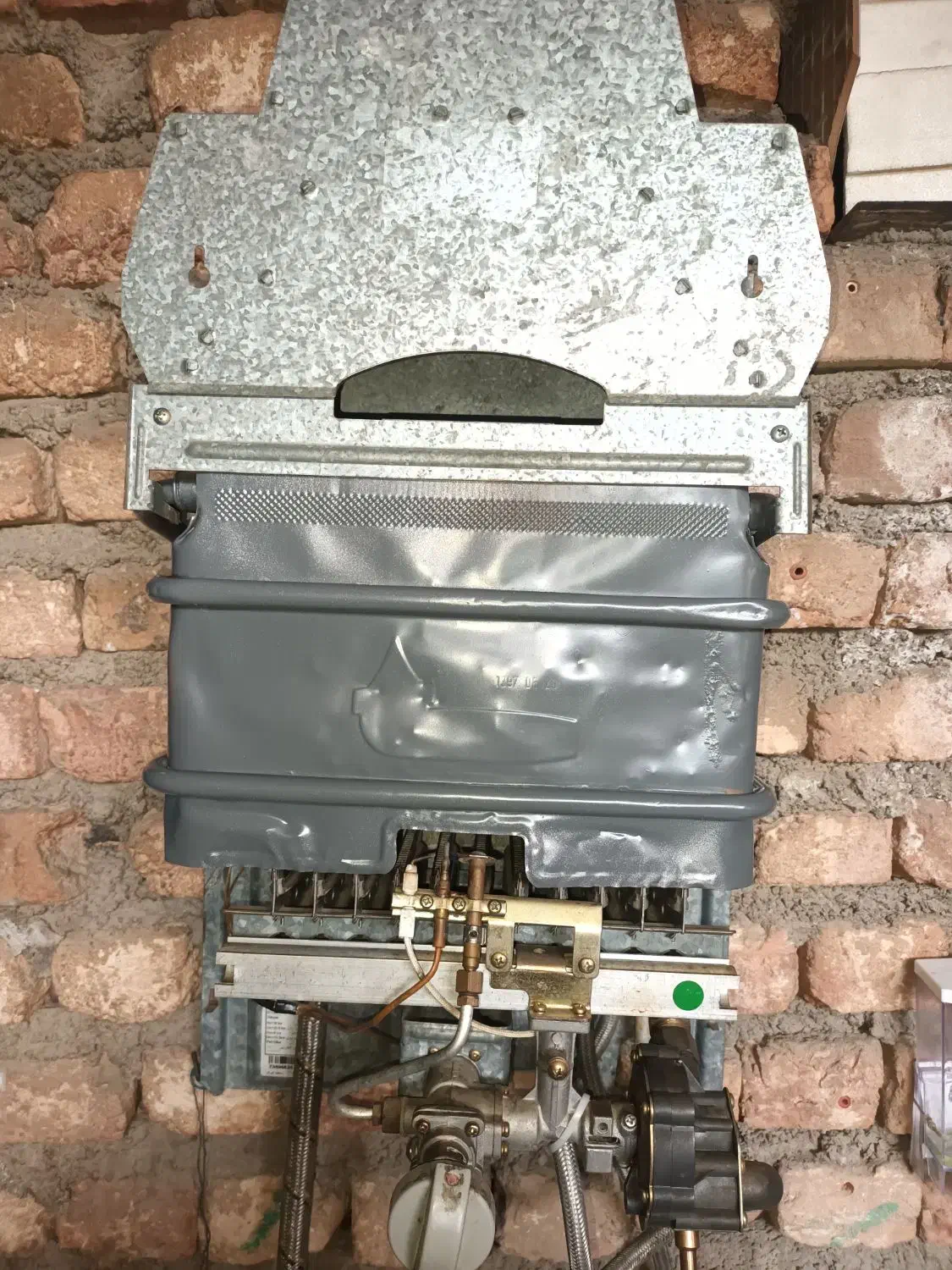 آبگرمکن دیواری بوتان|آبگرمکن، پکیج، شوفاژ|گرگان, |دیوار