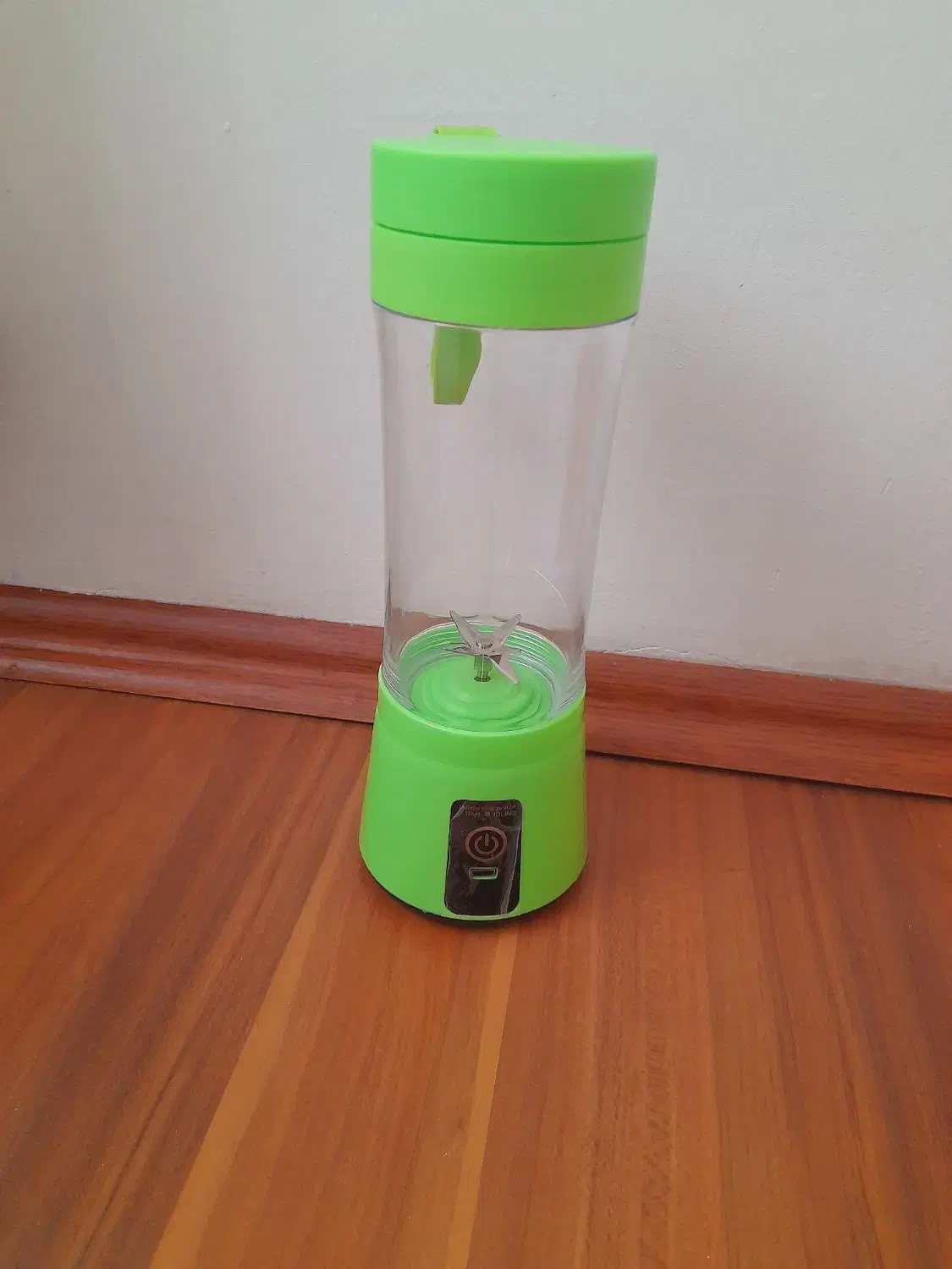 شیکر برقی کاملا نو نو|آبمیوهگیر و آبمرکباتگیر|پرند, فاز ۵|دیوار