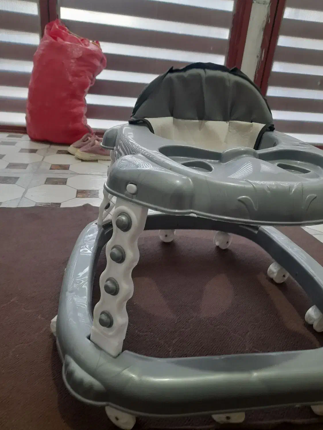 روروک و واکر کودک|اسباب و اثاث بچه|دهگلان, |دیوار