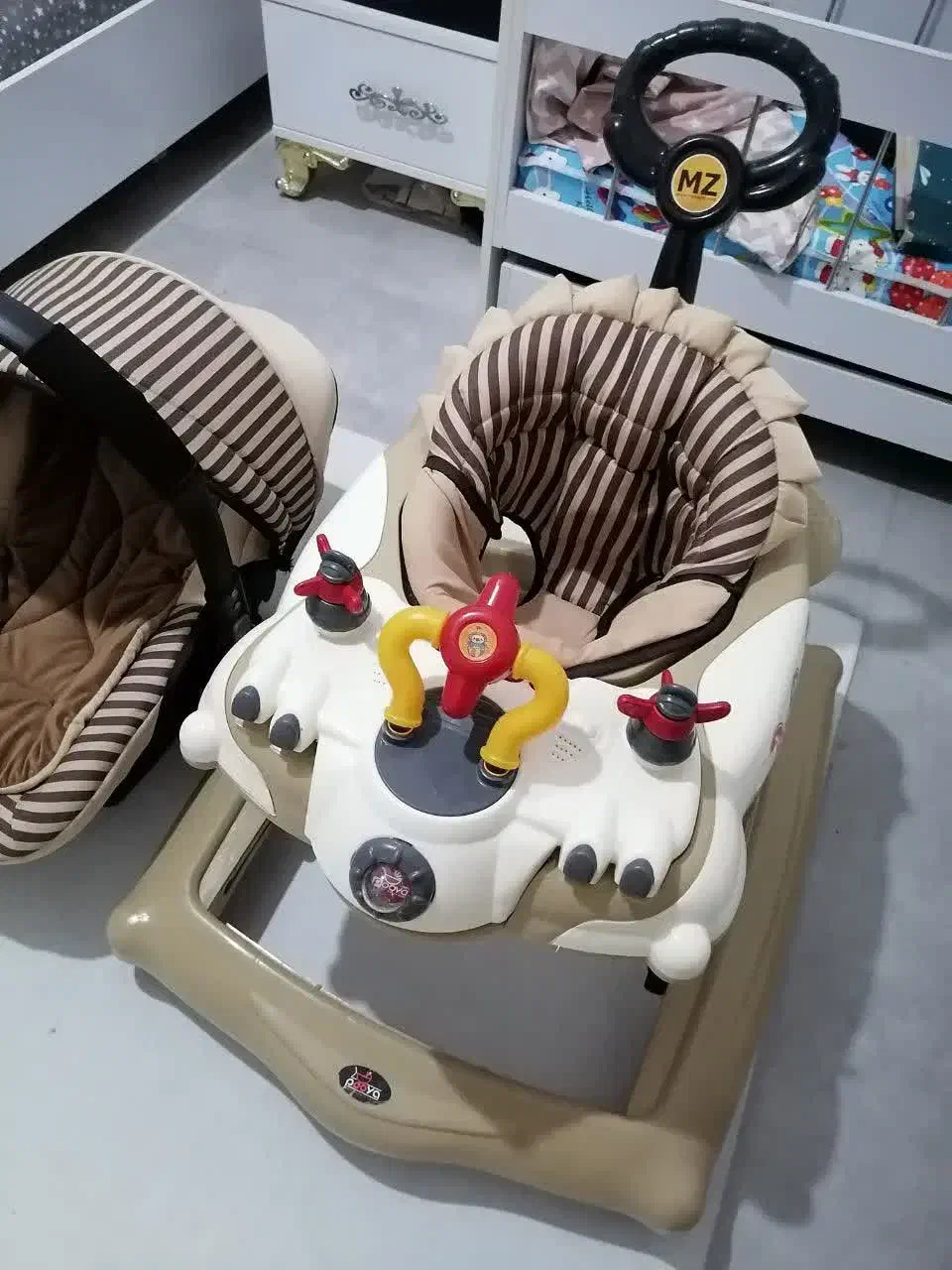 ست کریر و روروئک|کالسکه و لوازم جانبی|قم, نیروگاه|دیوار