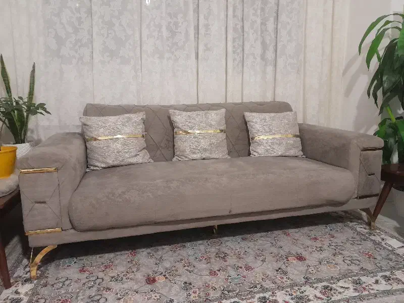 مبل هفت نفره پایه فلزی|مبلمان خانگی و میز عسلی|هشتگرد, خور|دیوار