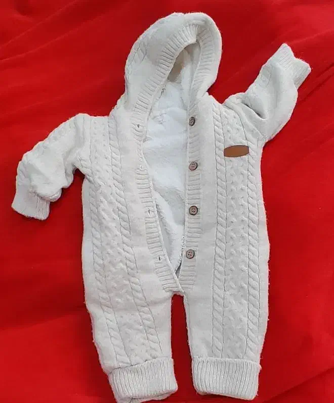 سرهمی گرم نوزادی(مناسب ۳ تا ۶ ماه) برند پیر کاردین|کفش و لباس بچه|رشت, دیلمان|دیوار