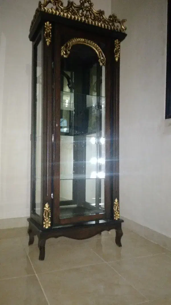 ویترین تاج طلایی|بوفه، ویترین، کنسول|صفادشت, |دیوار