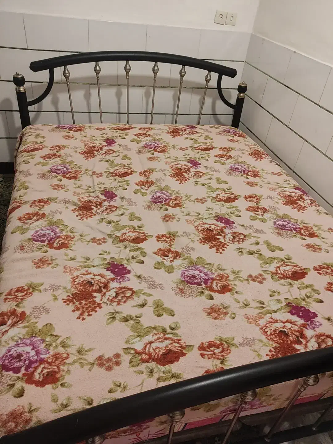 تخت فلزی 2 نفره|تخت و سرویس خواب|دوگنبدان, |دیوار