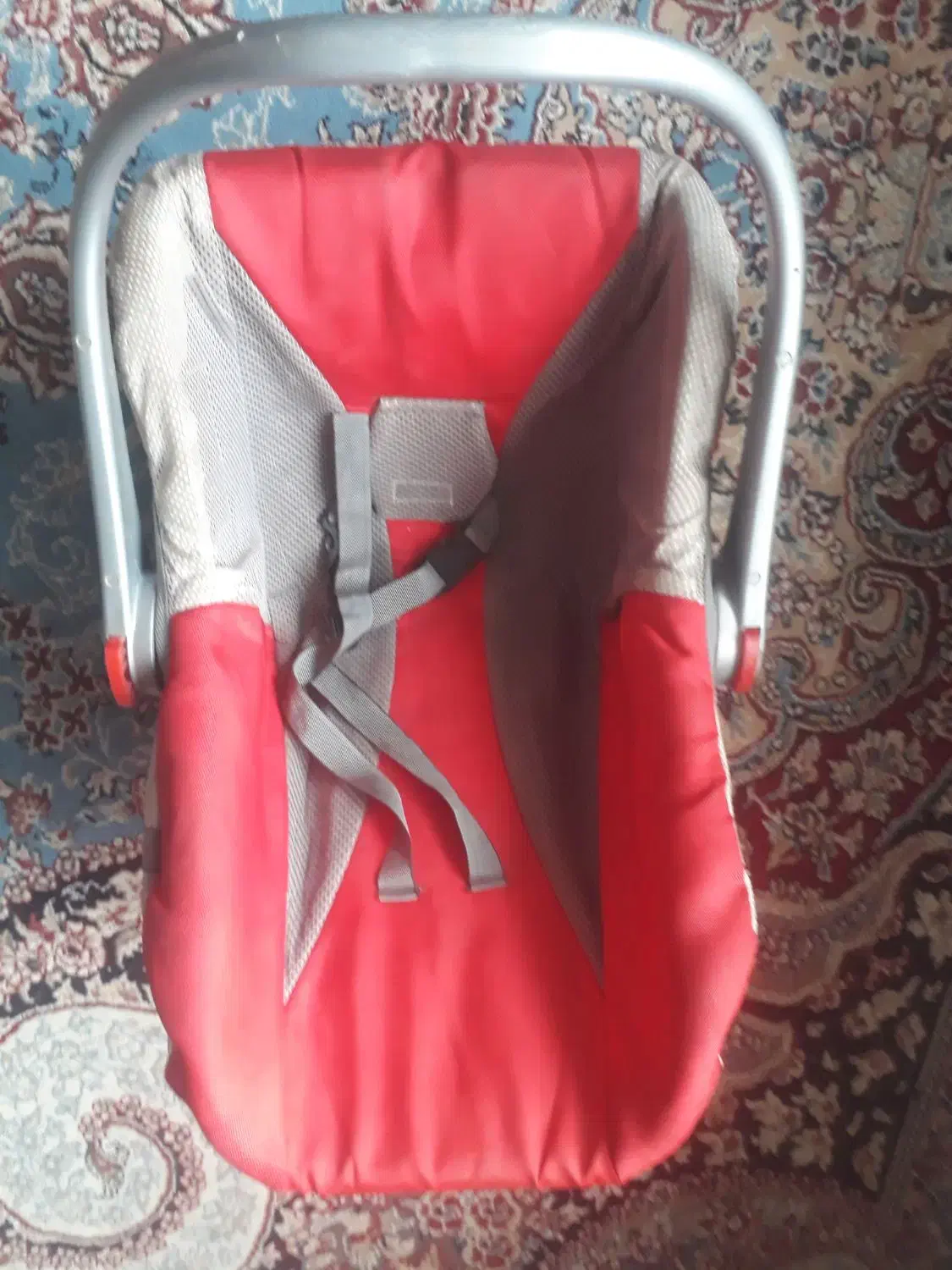 کریر|کالسکه و لوازم جانبی|درمیان, |دیوار