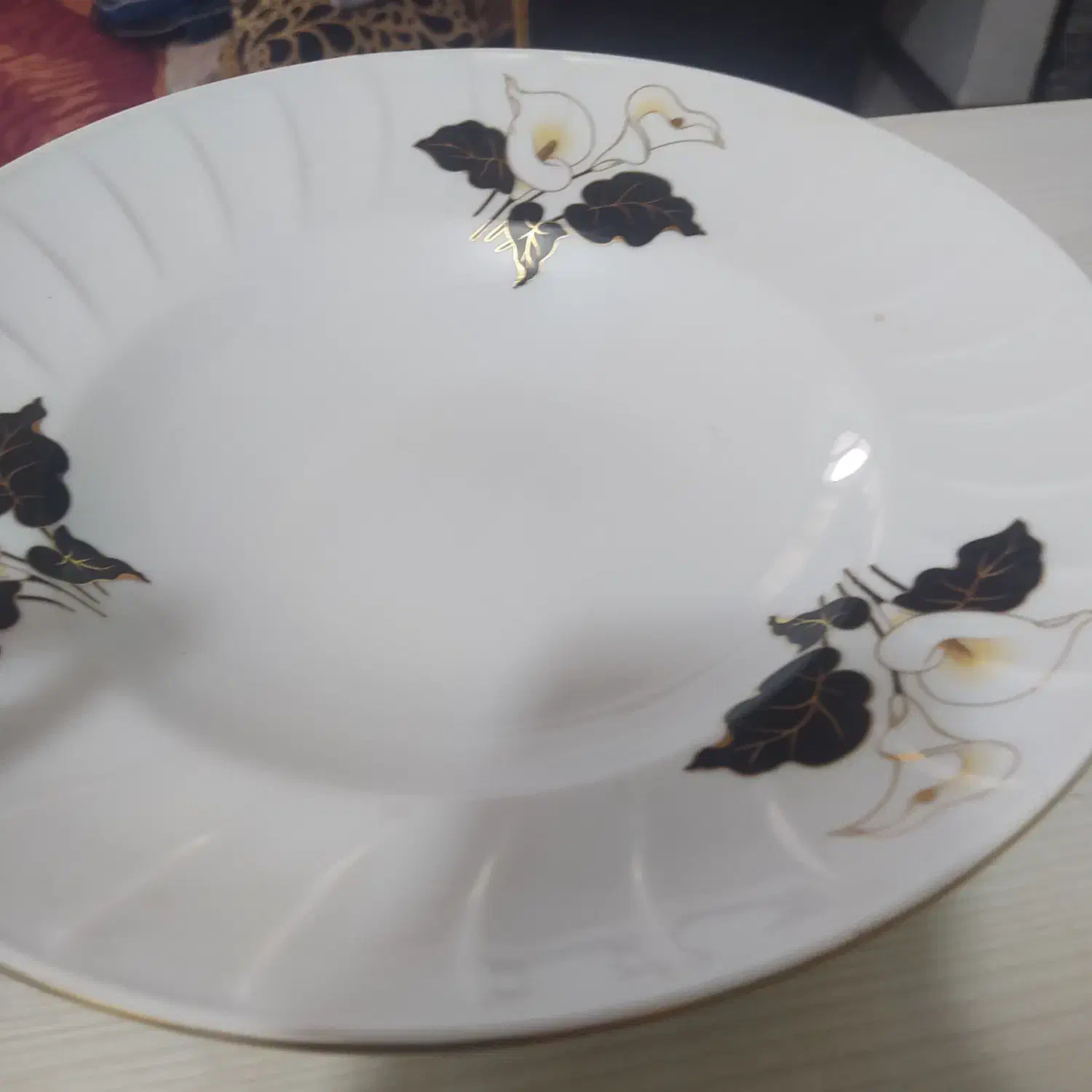 چینی گل قرمز|ظروف سرو و پذیرایی|فولادشهر, B8|دیوار