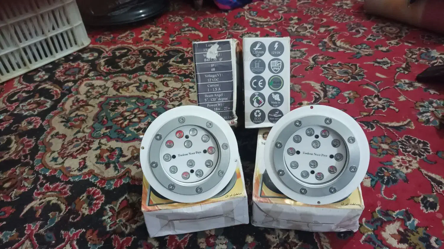 چراغ ال ای دی زده آب سالم نوع چهار عدد هست|ریسه و چراغ تزئینی|مشهد, اروند|دیوار