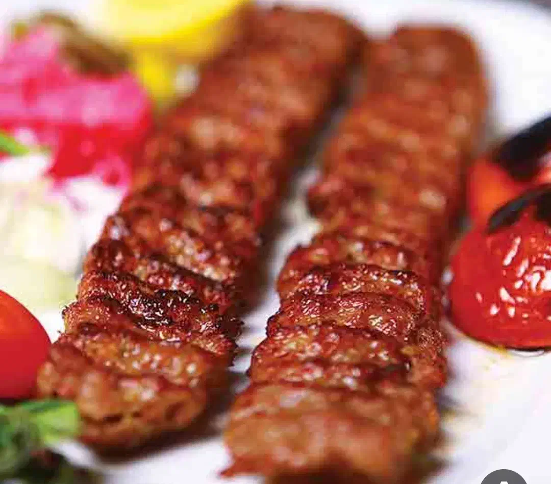 یک کارگر (آقا)در غذاخوری نیازمندیم|استخدام خدمات فروشگاه و رستوران|مرند, |دیوار
