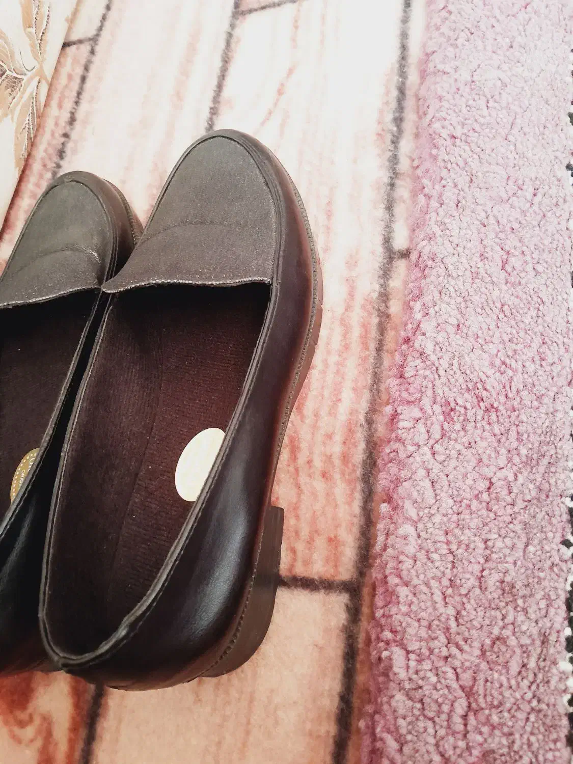 دوجفت کفش مجلسی|لباس|مسجد سلیمان, |دیوار