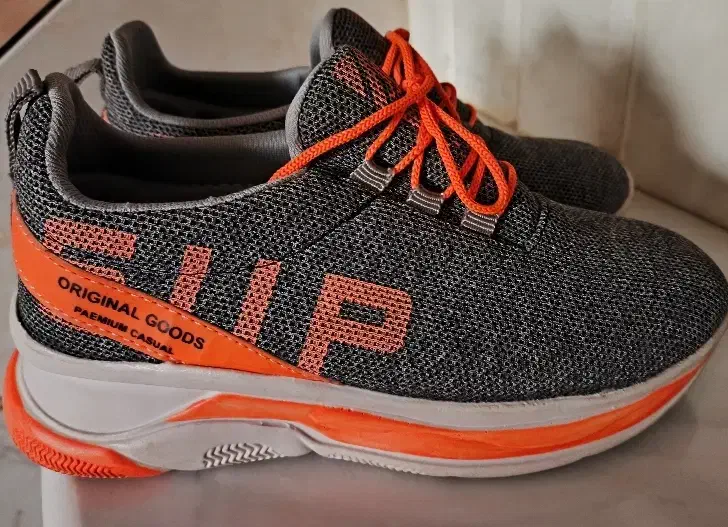 کفش|کیف، کفش، کمربند|کاشان, مدرس|دیوار