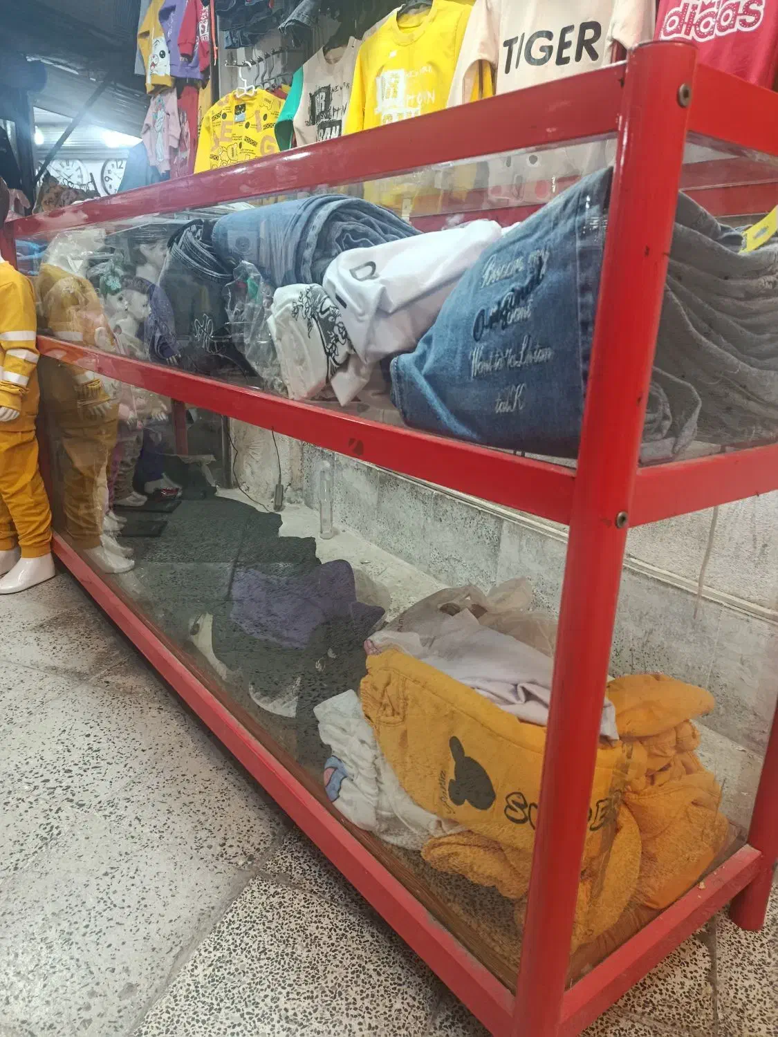 فروش لوازم مغازه ویترین رگال مانکن|فروشگاه و مغازه|نهاوند, |دیوار