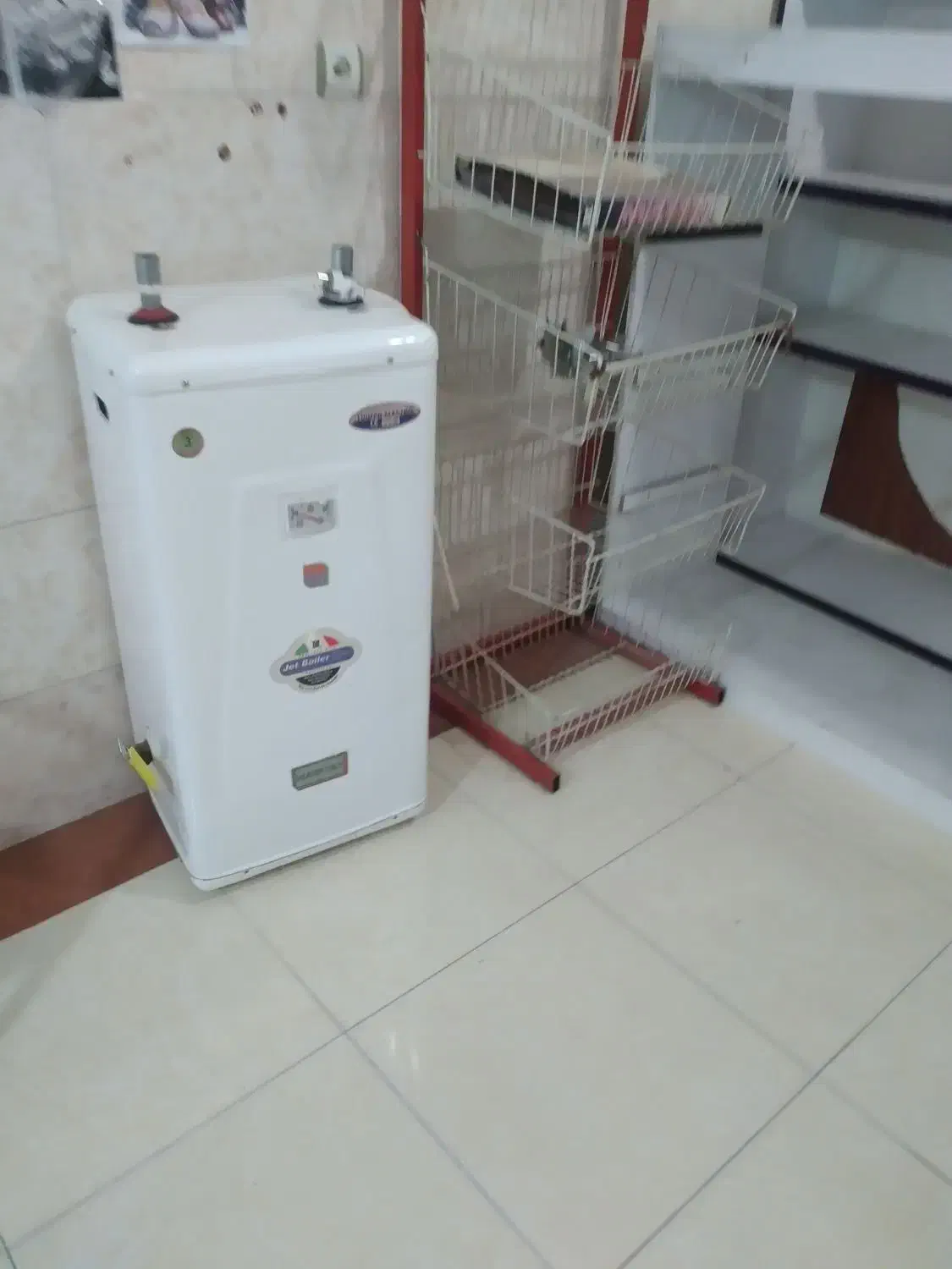 استند خوراکی|کتابخانه، شلف، قفسههای دیواری|قم, قلعه کامکار|دیوار