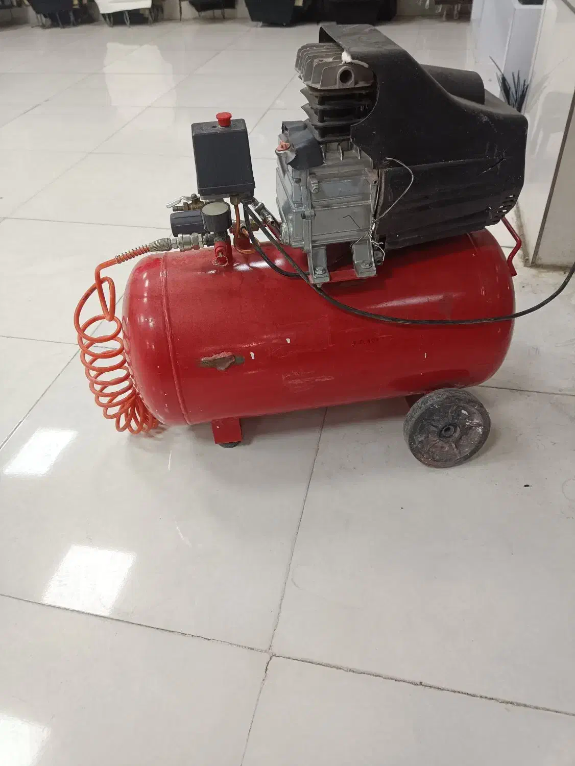 پمپ باد،|ابزارآلات|شاهین‌شهر, حافظ جنوبی|دیوار