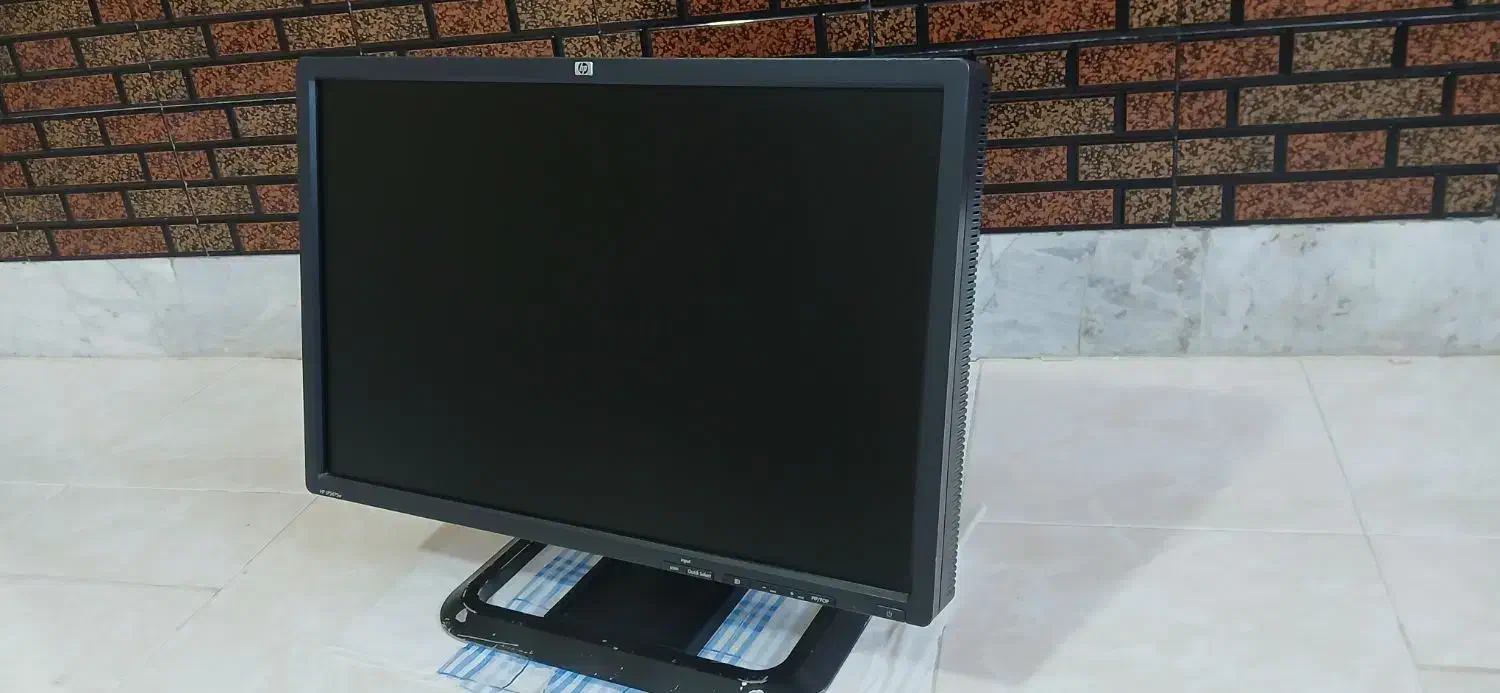 مانیتور HP 24 اینچ|قطعات و لوازم جانبی رایانه|قم, هفت تیر|دیوار