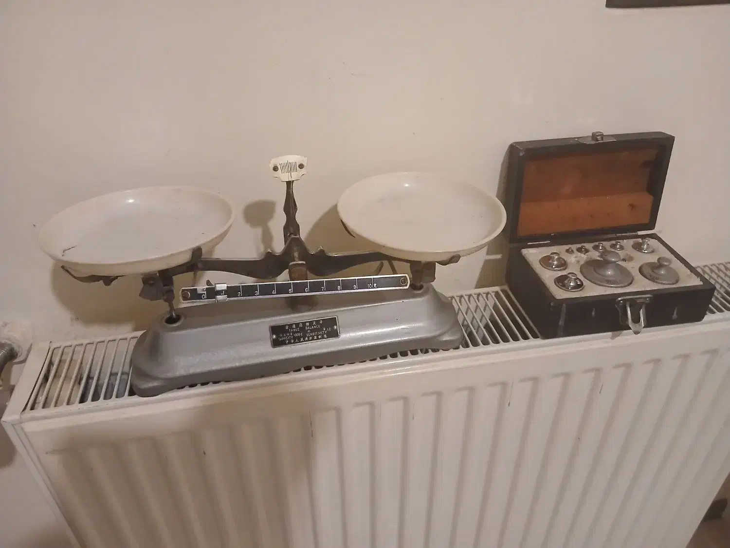 ترازوی طلا فروشی نو و آنتیک با وزنه های ترارازو|کلکسیون اشیاء عتیقه|پردیس, فاز ۱۱|دیوار