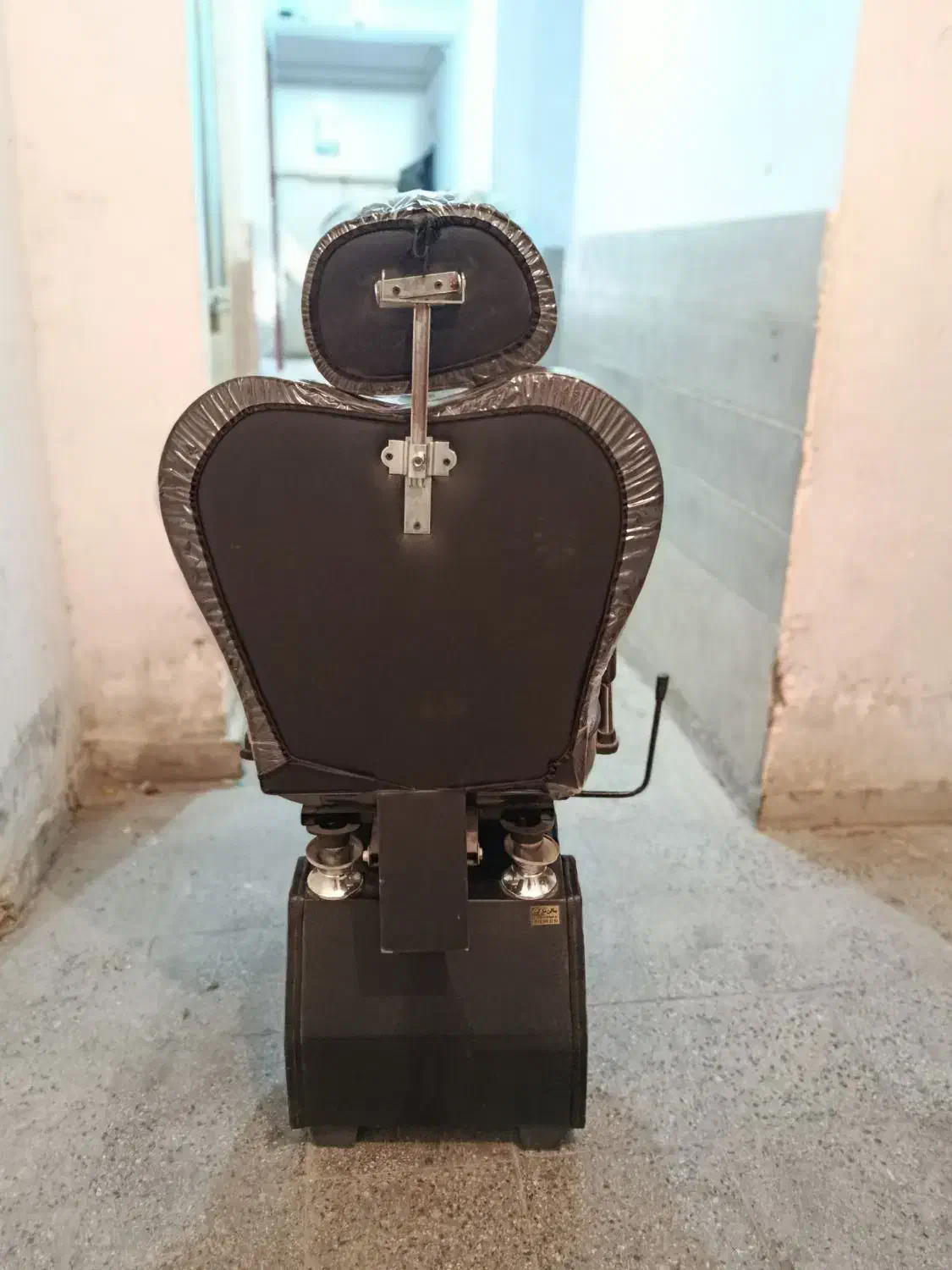 صندلی آرایشگاهی|آرایشگاه و سالن‌های زیبایی|بروجرد, |دیوار