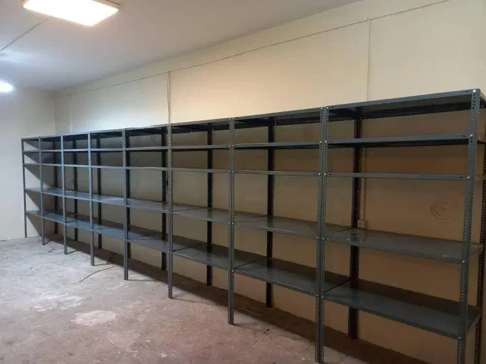 پیچ ومهره ای قفسه گری رنگ|فروشگاه و مغازه|پرند, فاز ۰|دیوار