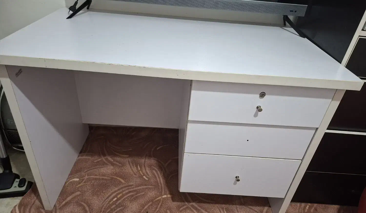 میزکار|میز تحریر و کامپیوتر|هشتگرد, فاز ۷ مهستان|دیوار