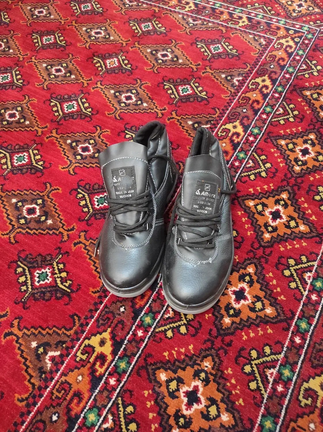 کفش ایمنی (البرز)|کیف، کفش، کمربند|بوشهر, |دیوار