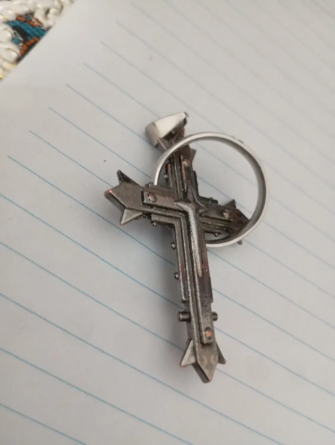 پلاک صلیبی|بدلیجات|تربتحیدریه, داروپخش|دیوار