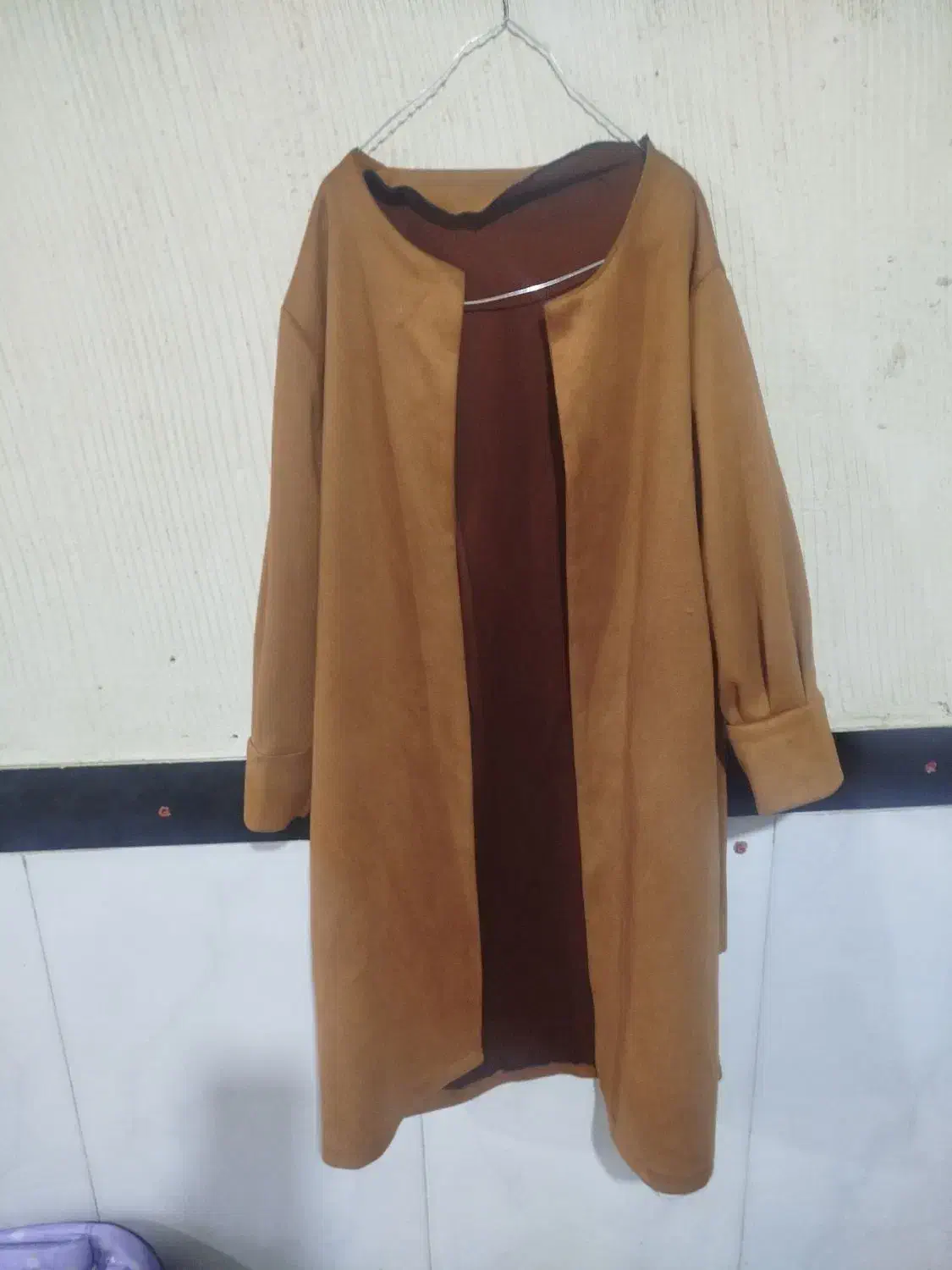 پالتوسویت|لباس|جوانرود, |دیوار