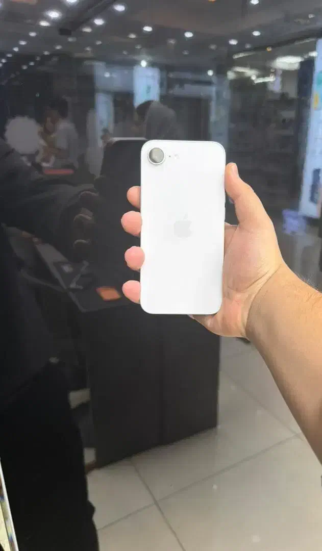 آیفون ۱۶eگوشی خاص با رنگ خاص و شرایط اقساط|موبایل|اصفهان, مفتح|دیوار